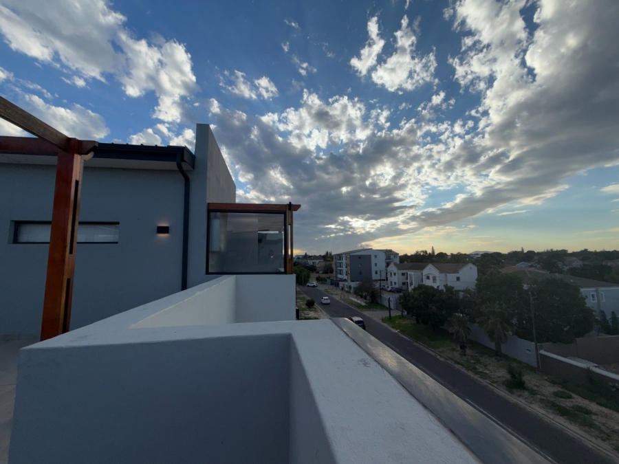  Bedroom Property for Sale in Table View Western Cape
